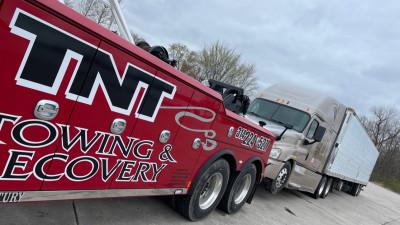 TNT Towing N Transportation, St. Louis, Missouri
