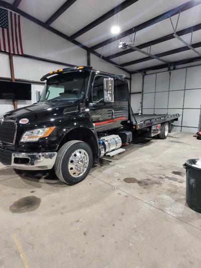 Clinton Wrecker Towing and Recovery