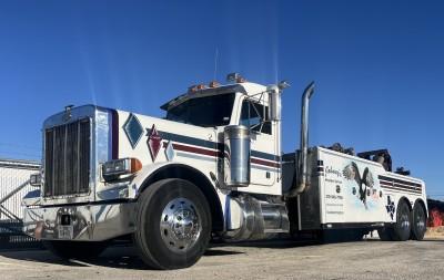Johnny’s Wrecker Service, Universal City, Texas