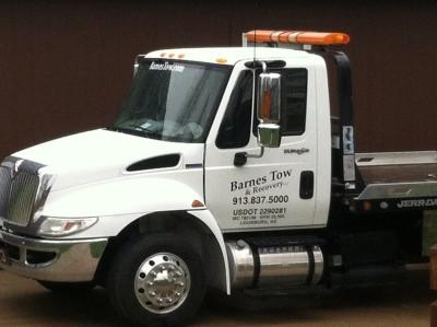 Barnes Tow & Recovery LLC, Louisburg, Kansas