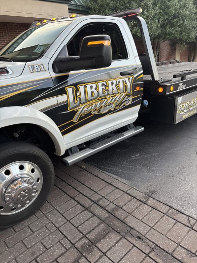 LIBERTY TOWING & RECOVERY