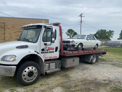 1st Class Wrecker Service LLC