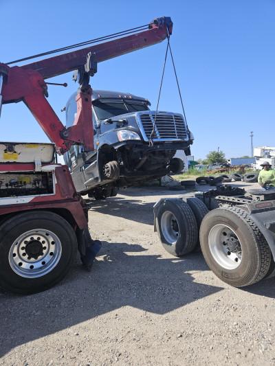 Moctezuma's Towing, Grand Prairie, Texas