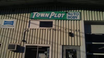 Town Plot Auto Body & Towing, Waterbury, Connecticut