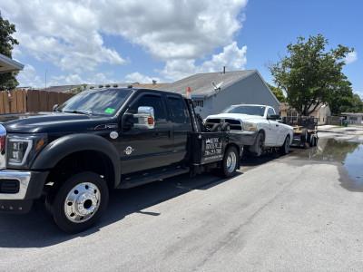 M&E Towing Services Inc, Hialeah, Florida