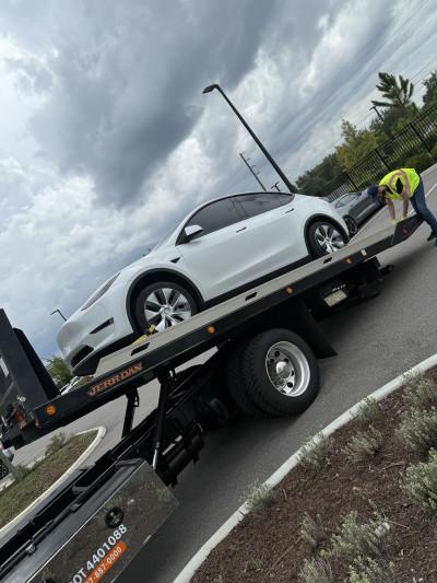 Sunrise Towing LLC