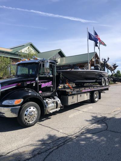 Larry Menz Towing Services Inc., Bourbonnais, Illinois