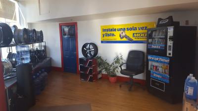 Los V Tires & Auto Repair, Lynn, Massachusetts