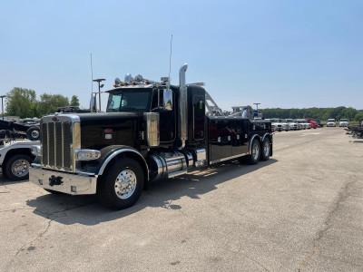 United Heavy Duty Truck Towing Services, Detroit, Michigan