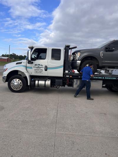 Get EM In Towing LLC DBA Christian County Towing & Recovering