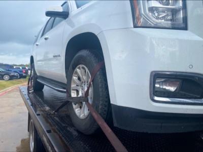 The Wrecker / La Grúa Towing Services, Austin, Texas