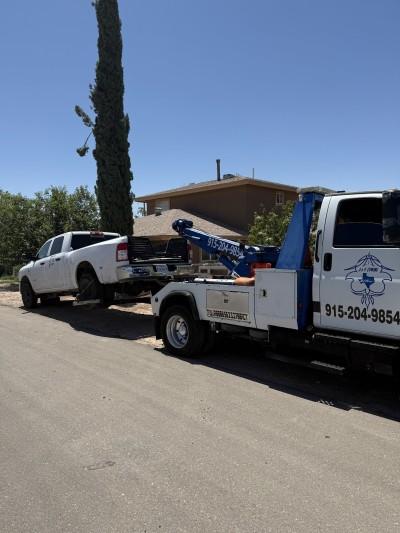 J & V towing, El Paso, Texas