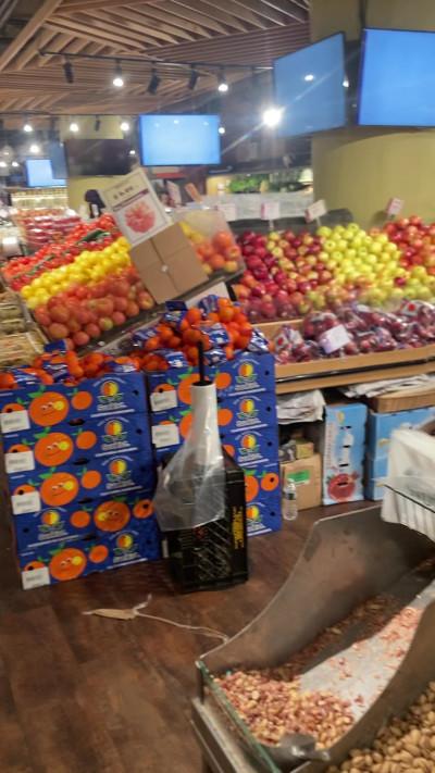 Chestnut Supermarket, Brooklyn, New York
