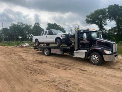 Day and Night Wrecker Service