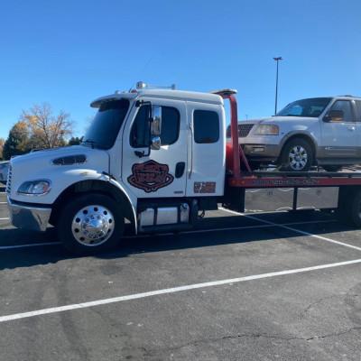 Giner's Towing, Aurora, Colorado