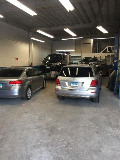 Universal Auto Body & Glass