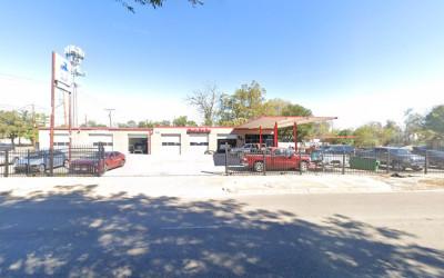 Salinas Garage, Waco, Texas