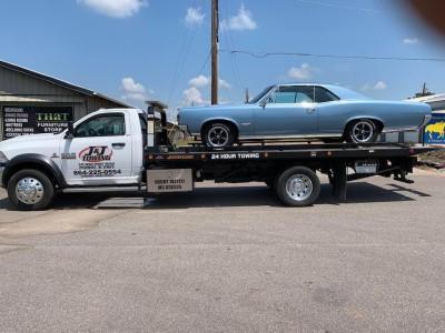 J & J Towing