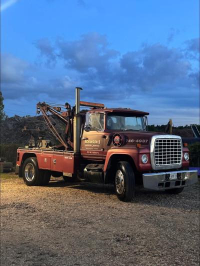 Robinson's Towing, Recovery & Semi Truck Heavy Wrecker