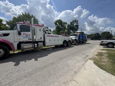 pinx wrecker llc, San Antonio, Texas