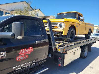 Omar Towing Truck