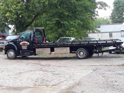Dean's Towing, Laceys Spring, Alabama