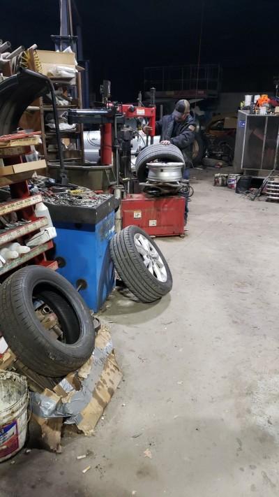 Price 24 Hour Tire & Wrecker