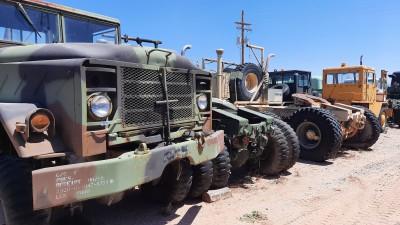 Jack's Gov't Surplus Trucks, Corona de Tucson, Arizona