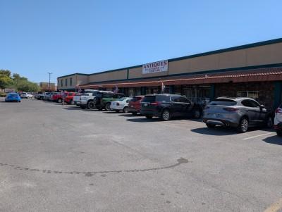 Antiques Collectibles And Furniture, Corona de Tucson, Arizona