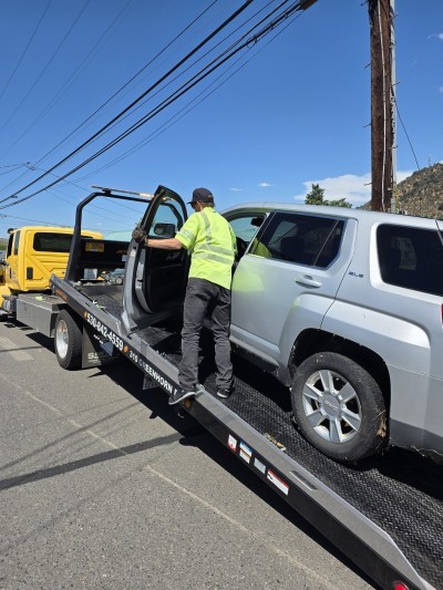 Bruce's Towing Siskiyou