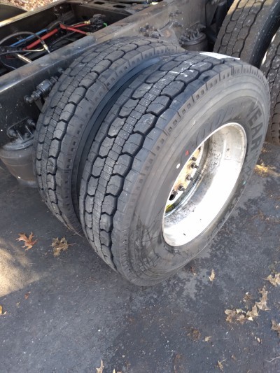 Sullivan Tire Commercial Truck Center