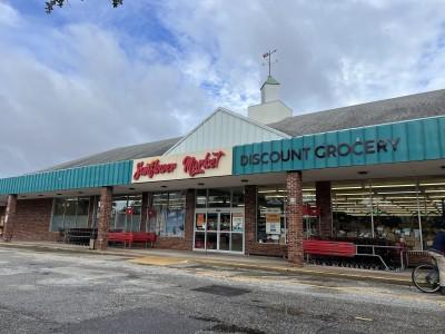 Sunflower Discount Grocery Liquidation Outlet, Lake Sarasota, Florida