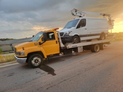 Chavez Towing and Roadside Service