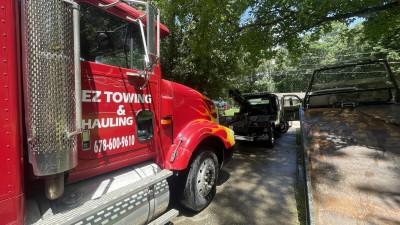 EZ Towing and Hauling LLC