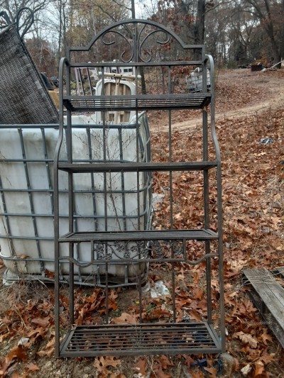 Earl's Hauling And Salvage