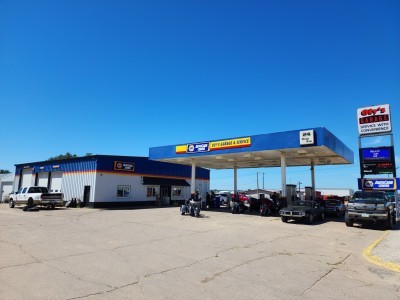 Oly's Garage Convenience & Services