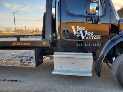 Vee & Vee Autos