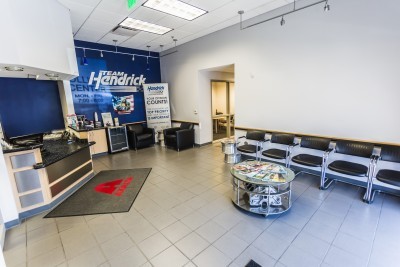 Hendrick Chevrolet Shawnee Mission - Collision Center