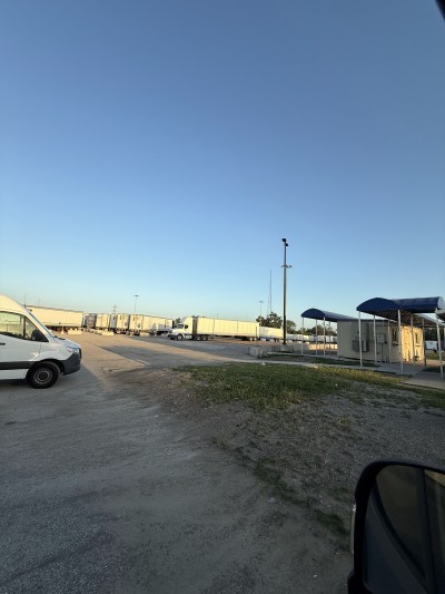 Butler yard. Ford check in