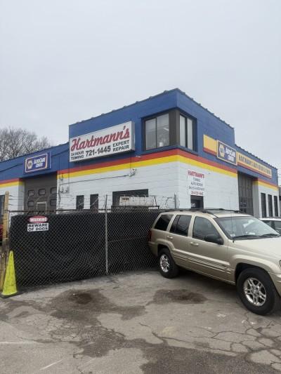 Hartmann's Auto Sales, St. Louis, Missouri