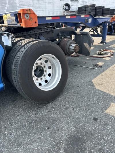 Road Runner Tire Shop, Kearny, New Jersey