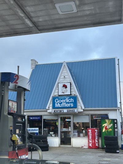Newton's Service & Parts LLC