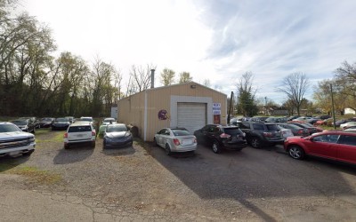 Weeks' Wrecker Services Garage
