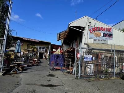 Earthwise Architectural Salvage, Seattle Hill, Washington