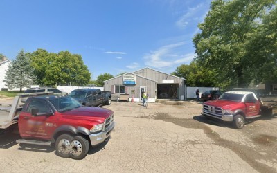 Parsons Auto Hook Road Body Shop and Towing