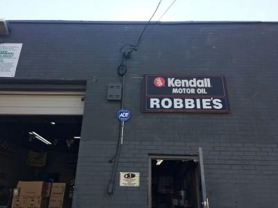 Robbie's Automotive | Wholesale Auto Supply Warehouse, Philadelphia, Pennsylvania