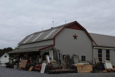 Rustic Country Reclaimed Barnwood & Antiques