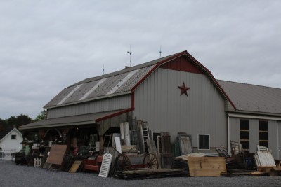 Rustic Country Reclaimed Barnwood & Antiques