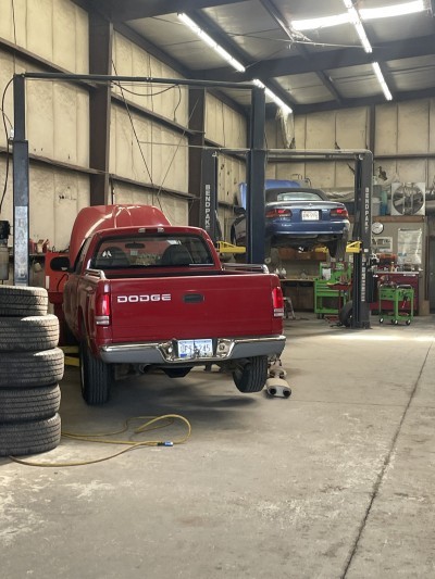 LIVELY'S AUTO CARE & REPAIR LLC.
