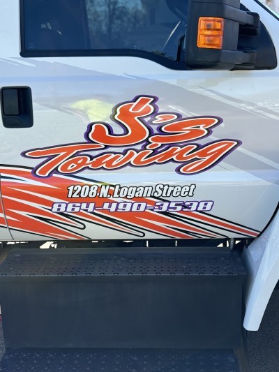 J's Towing LLC